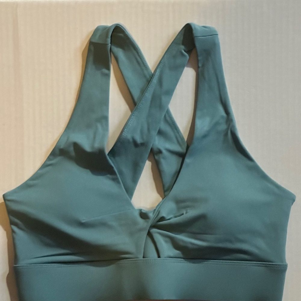 MWT - Fabletics- matching set Small impact sports bra and buttery-soft legging - Picture 10 of 11